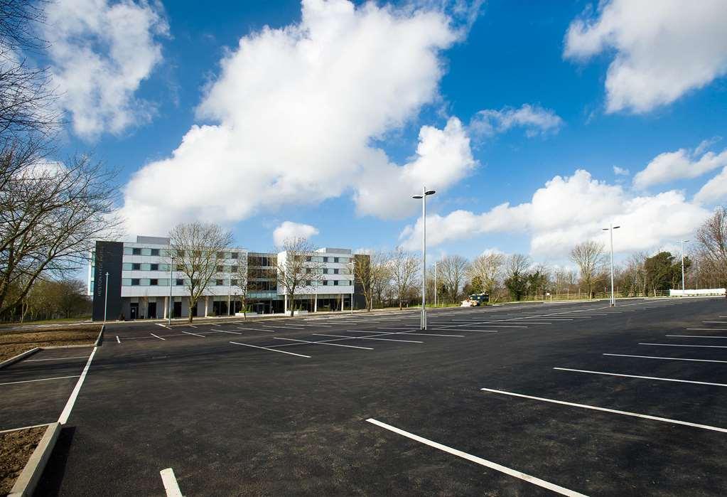 Heston Hyde Hotel Хаунслоу Екстериор снимка