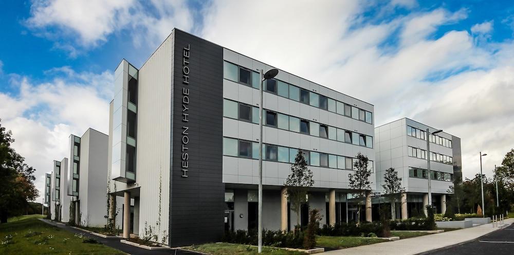 Heston Hyde Hotel Хаунслоу Екстериор снимка