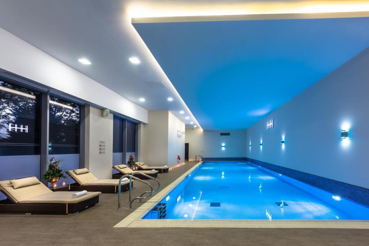 Heston Hyde Hotel Хаунслоу Екстериор снимка