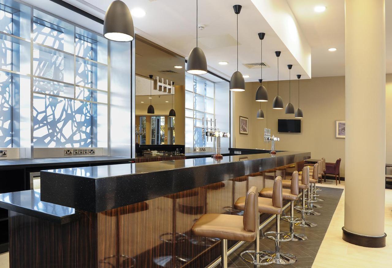 Heston Hyde Hotel Хаунслоу Екстериор снимка
