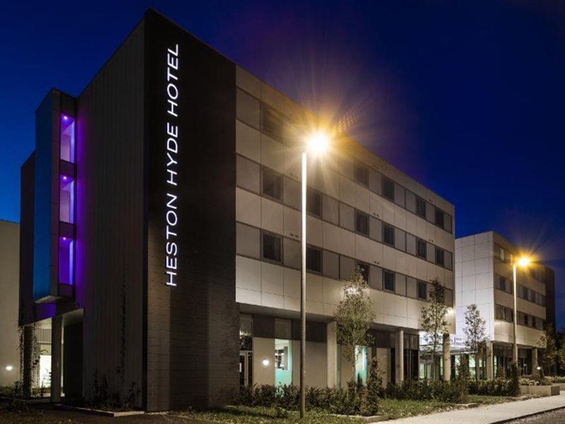 Heston Hyde Hotel Хаунслоу Екстериор снимка