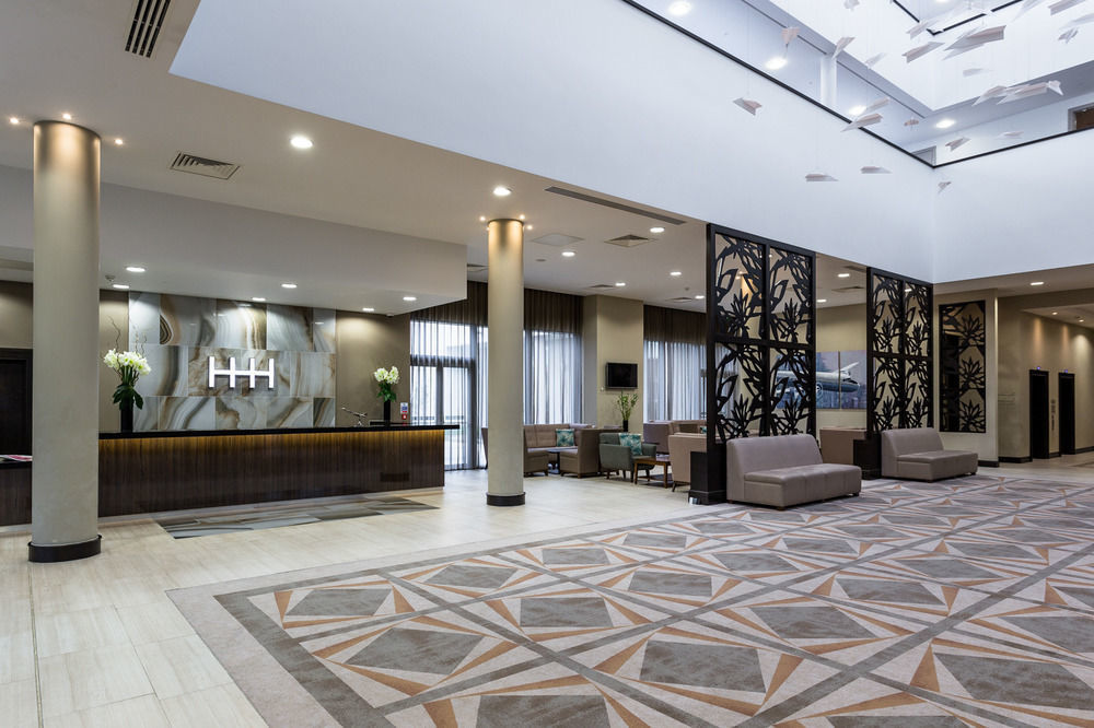 Heston Hyde Hotel Хаунслоу Екстериор снимка