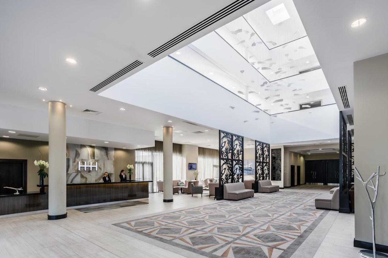 Heston Hyde Hotel Хаунслоу Екстериор снимка